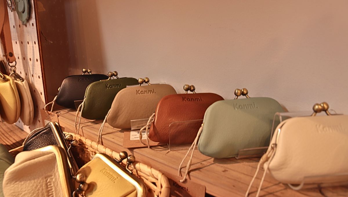 小さながま口たちもきちんと整列しお待ちしています