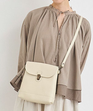 All story ポストポシェット