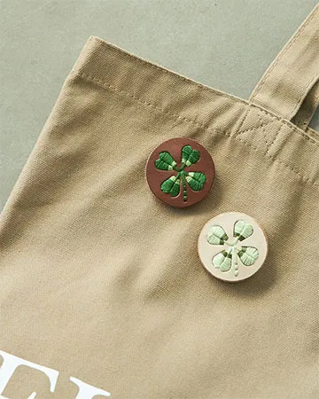 sa i te ブローチ