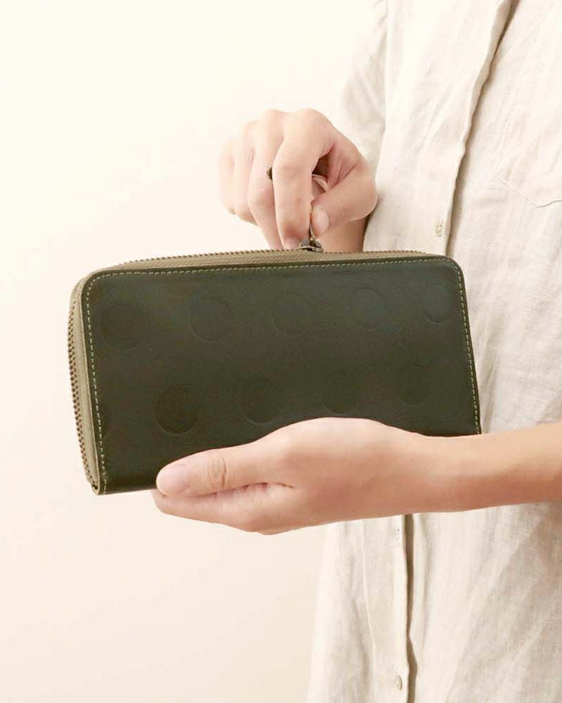 ラウンドファスナー長財布