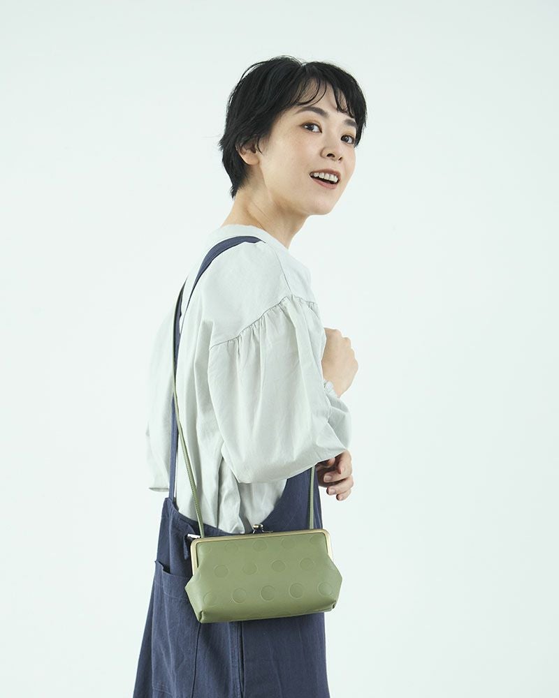 ちょっとそこまでに大活躍「キャンディ トラベル がま口ポシェット
