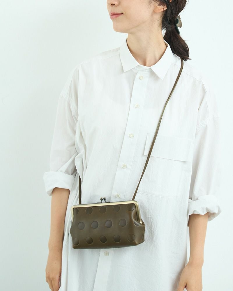 がま口ポシェットの色：オリーブグリーン