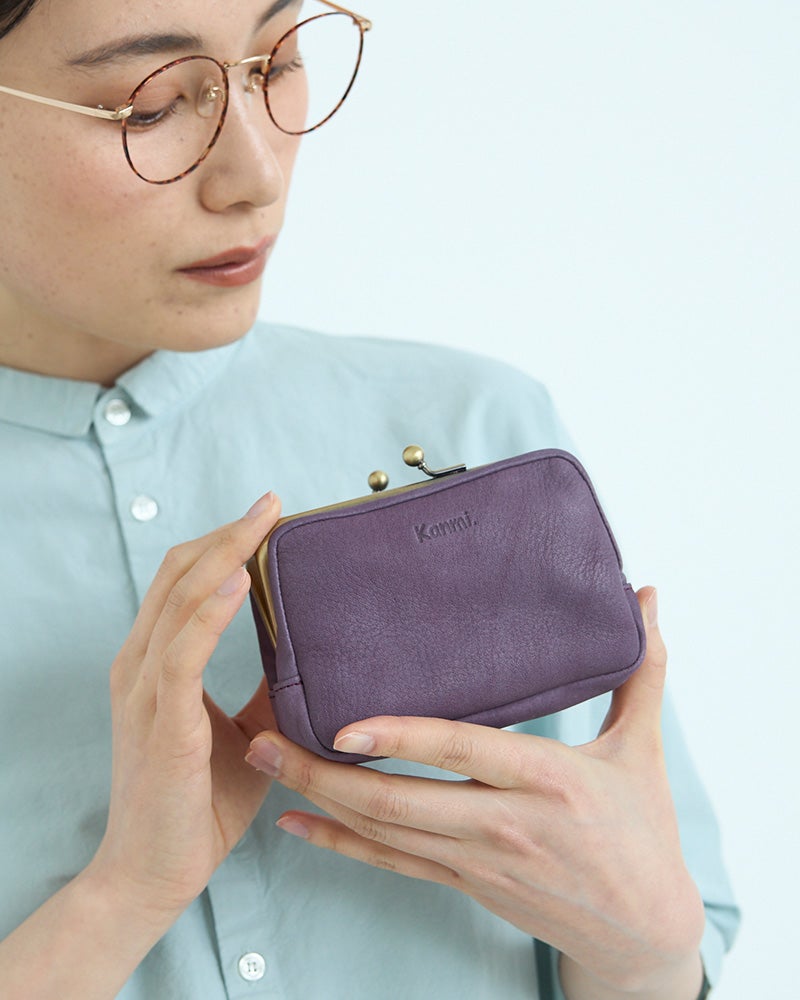 まるでフカフカの食パンのようなフォルムにシンプルな魅力を詰め込んで。 お財布やポーチに♪やわらかく手触りのよい親子がま口