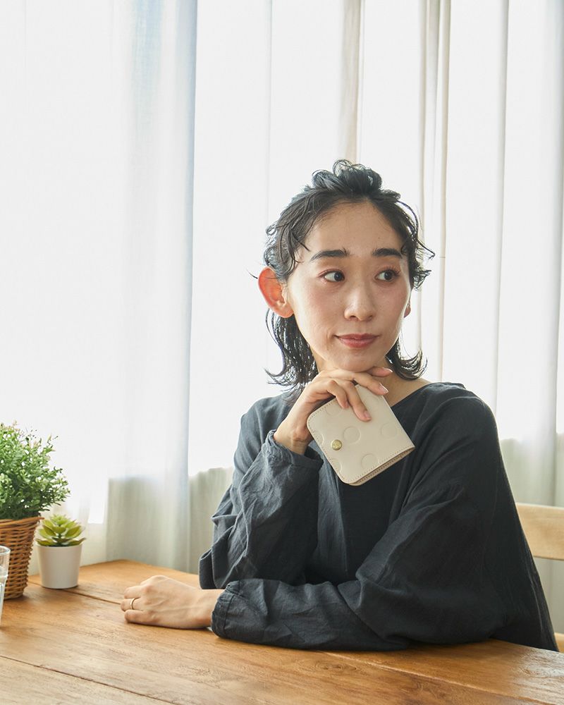小さくてもお札を折らずに「キャンディ がま口コンパクトウォレット