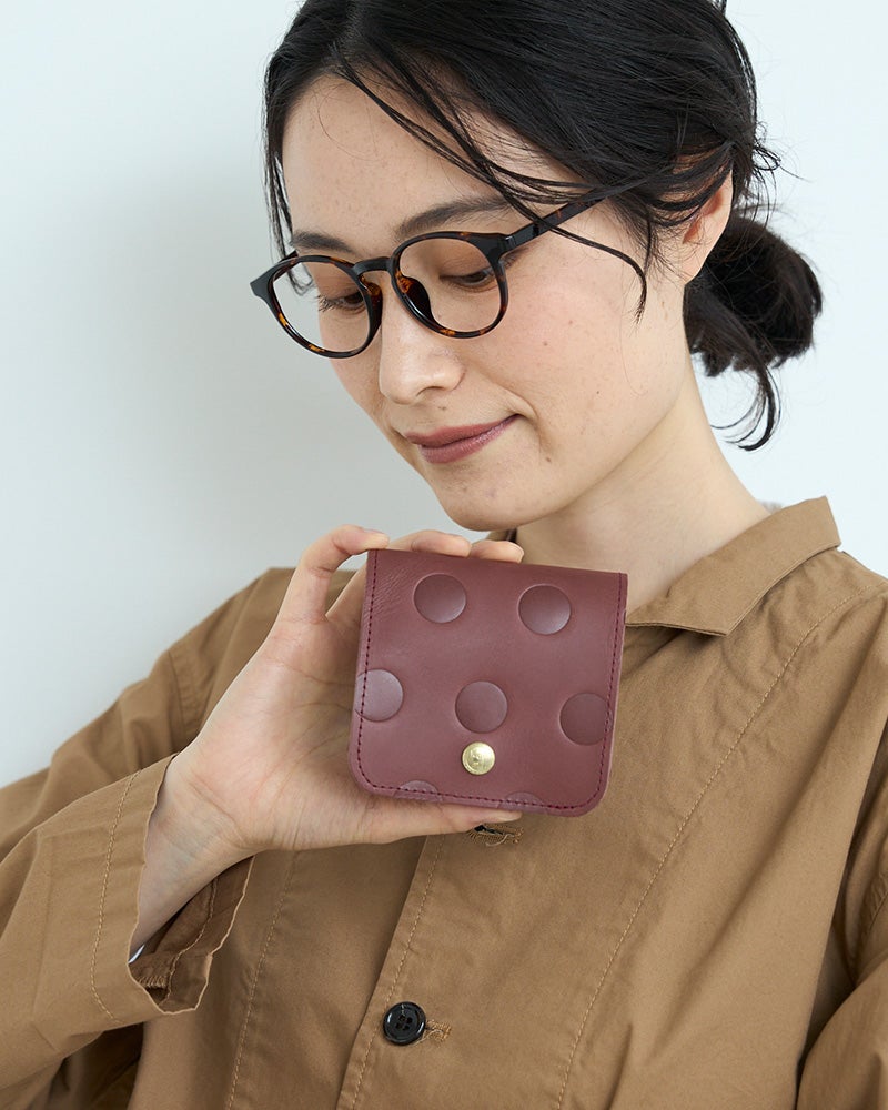 小さくてもお札を折らずに「キャンディ がま口コンパクトウォレット
