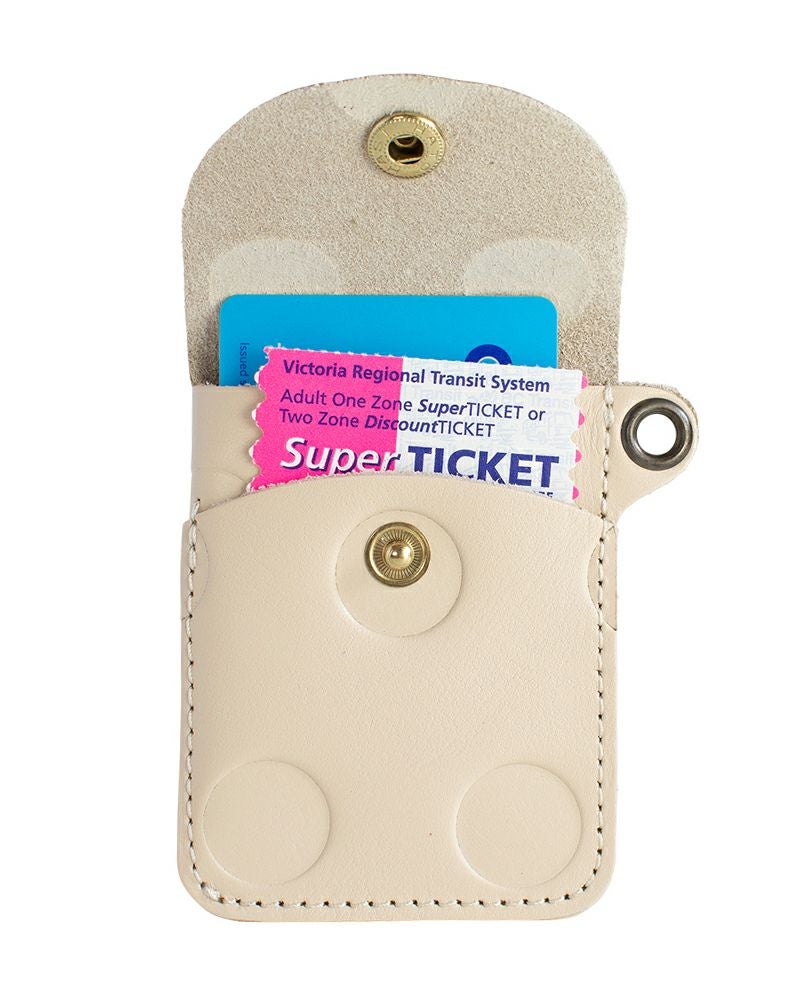 パスケースの色：バニラ