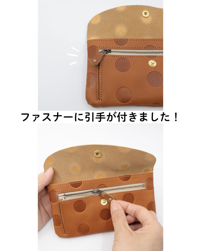 財布　　保管品。 シルエットはスマートなまま容量はたっぷりと。カードの取り扱いに長け