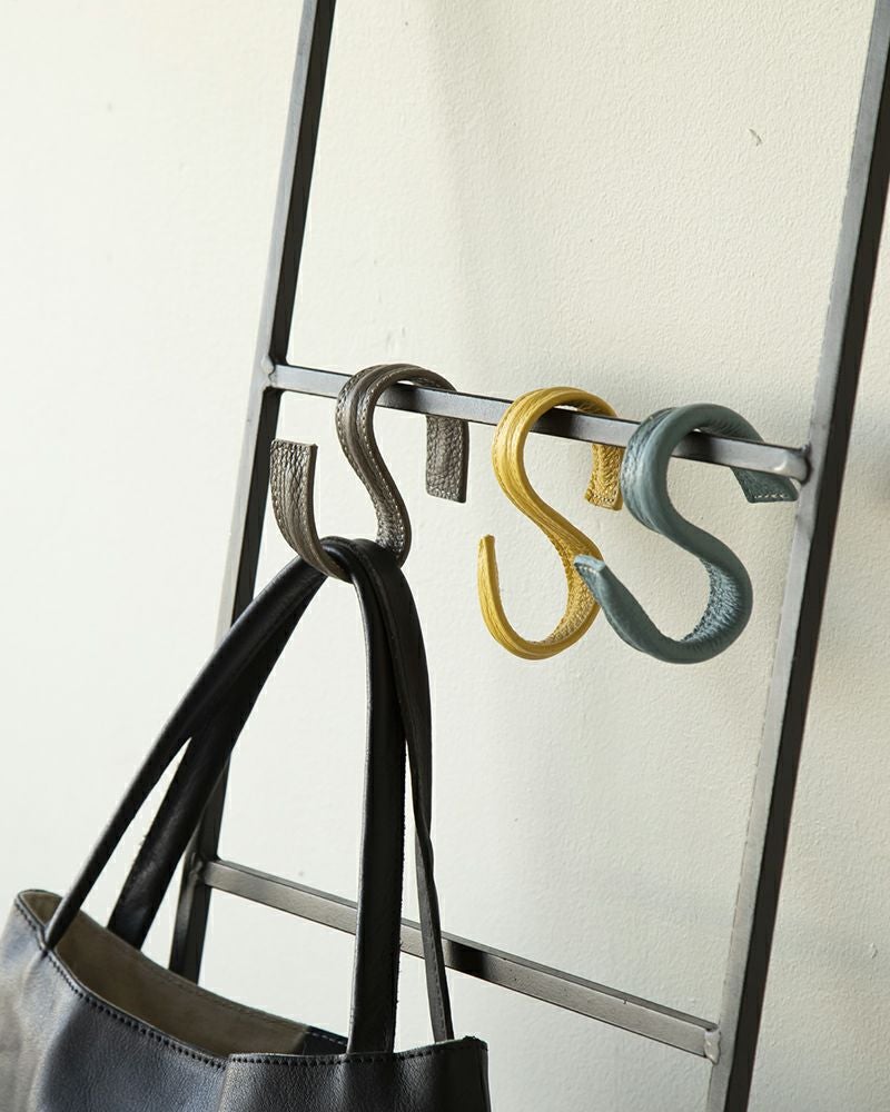 フリーフックの色：トープ・イエロー・サックス