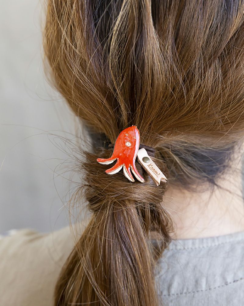 いつもの朝が特別になる「クリアウッド おはようヘアゴム」 | Kanmi