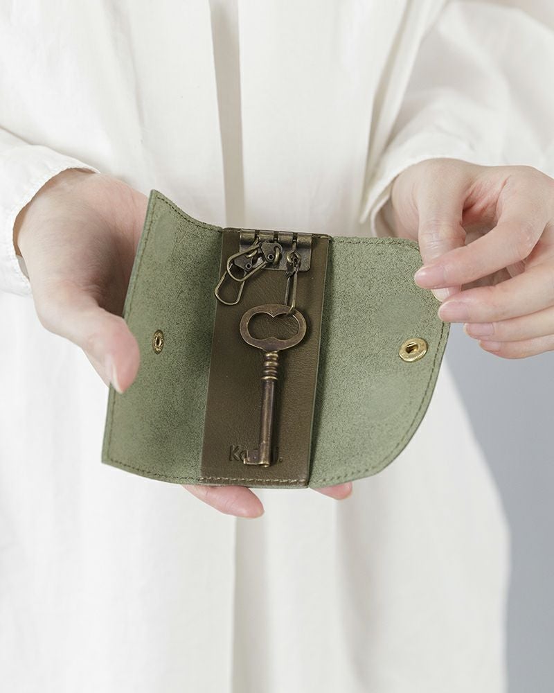 キーケースの色：オリーブグリーン