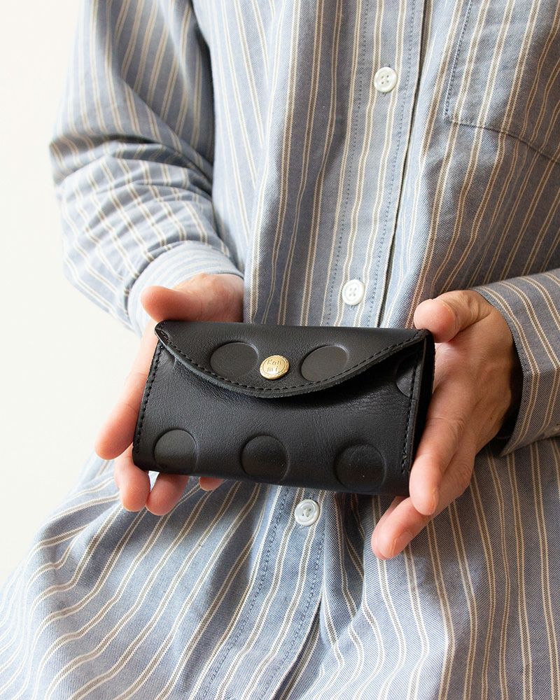 コンパクトなサイズのマルチケースです／色：ブラック[終売]