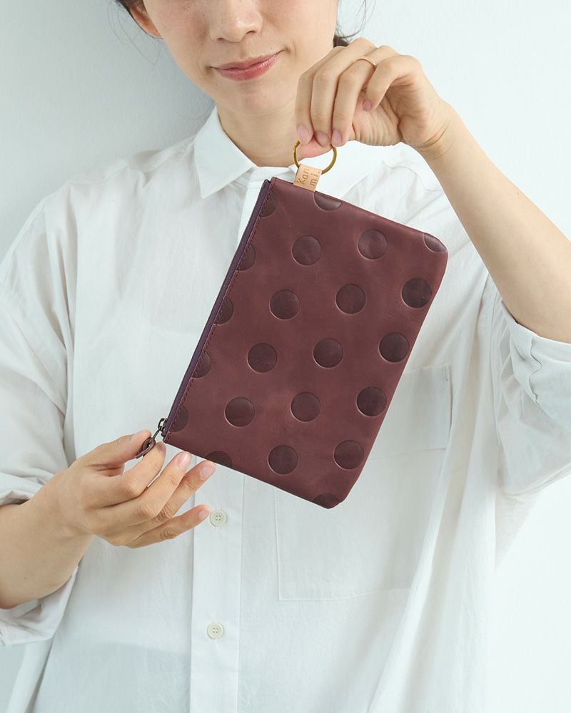 マスク、通帳、ハンドクリーム「キャンディ フラットポーチ（L