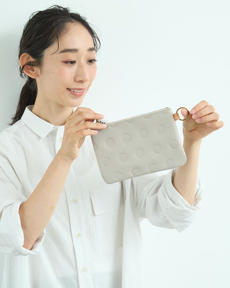 マスク、通帳、ハンドクリーム「キャンディ フラットポーチ（L