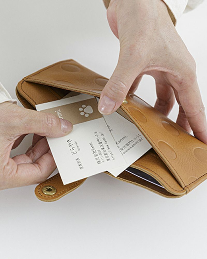 長財布の色：キャラメル