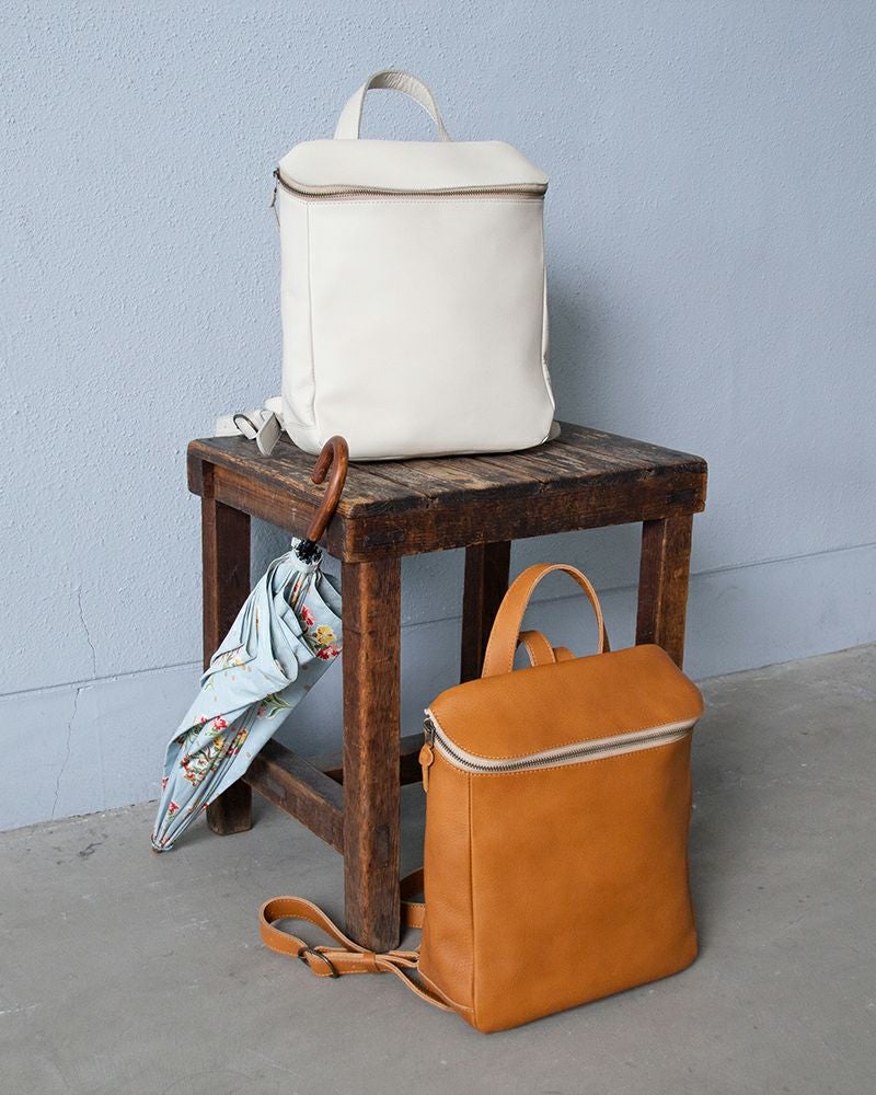 リュックの色：上から　バニラ・キャメル（終売）