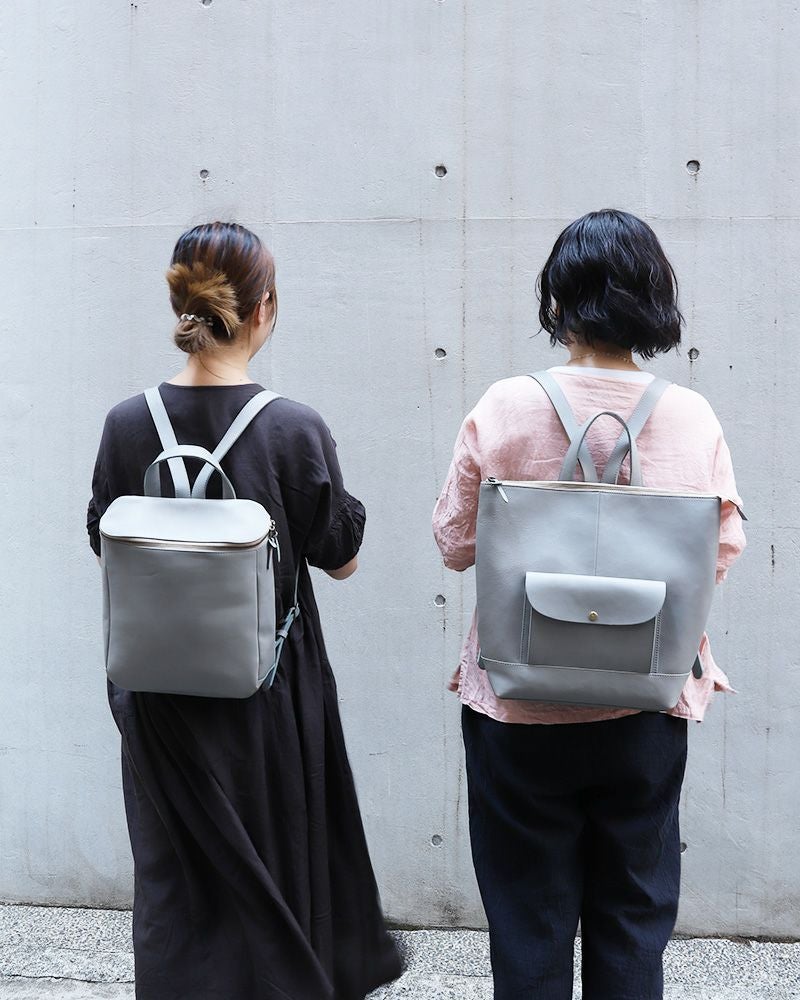 リュックの色：グレー