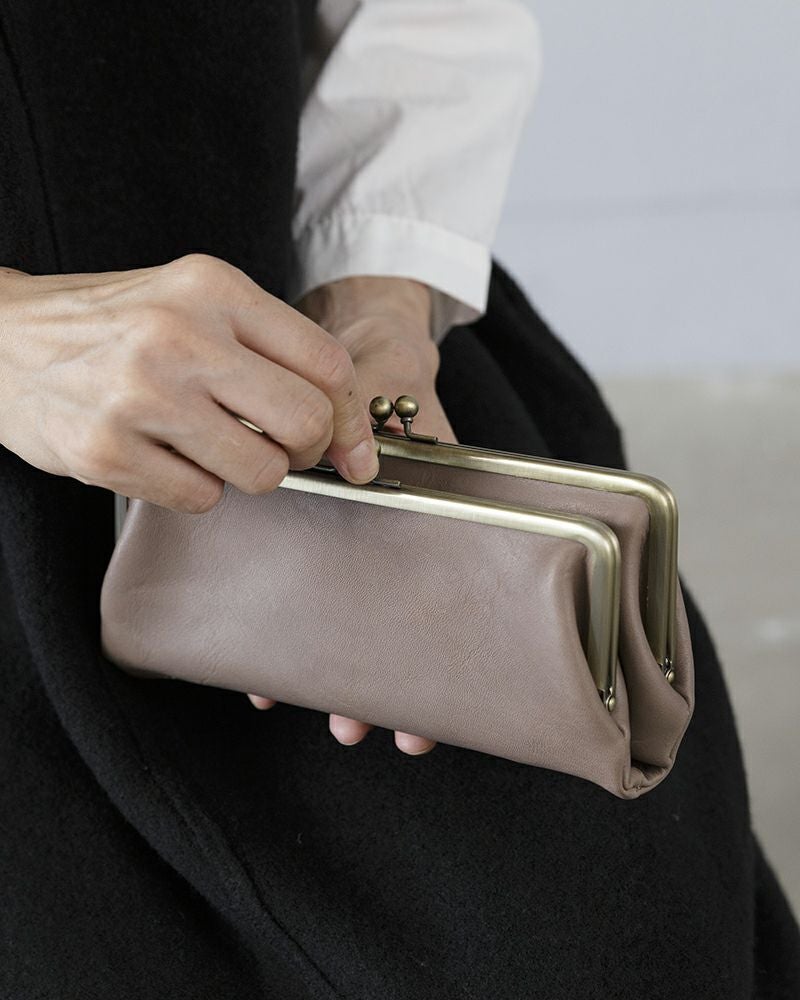 がま口の色：モカグレー