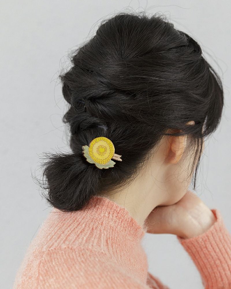 町中の草花が主役です「クリアウッド ボタニカル ヘアゴム」 | Kanmi
