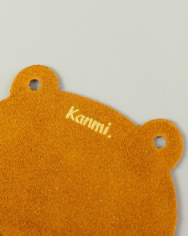 裏面には箔押しのロゴが入っています（コースターの色：キャメル）