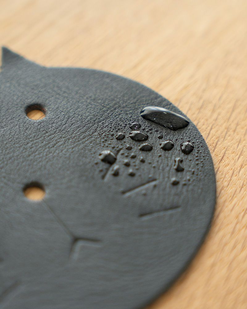 コースターの色：クロ