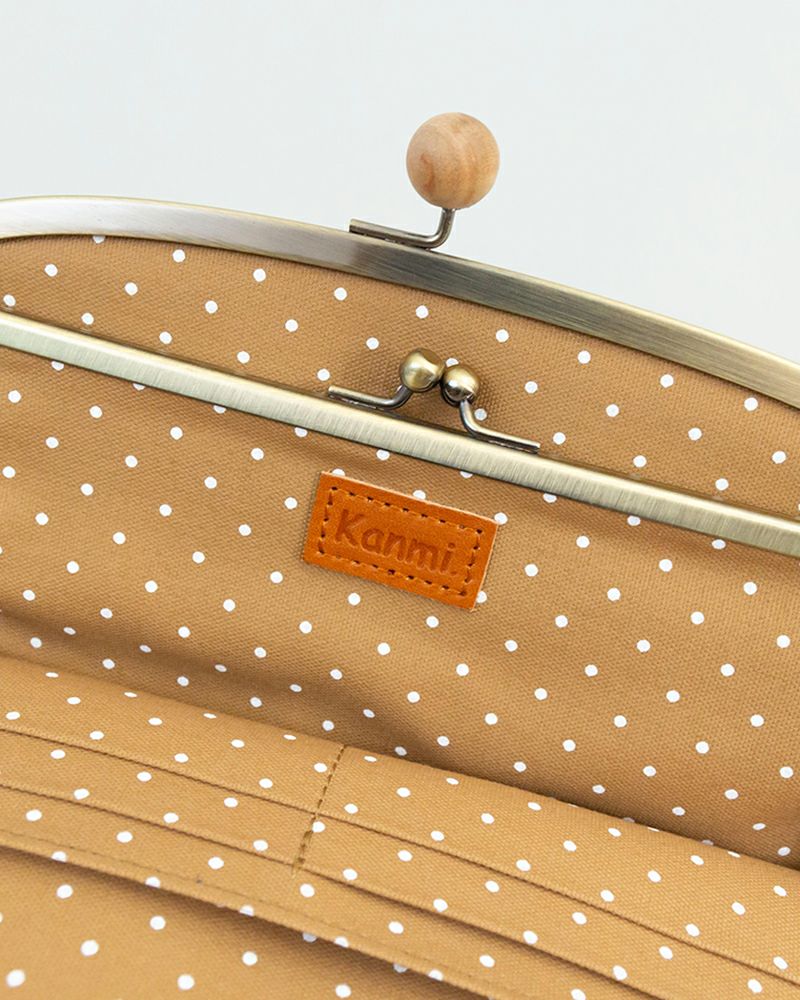 がま口の色：キャメル