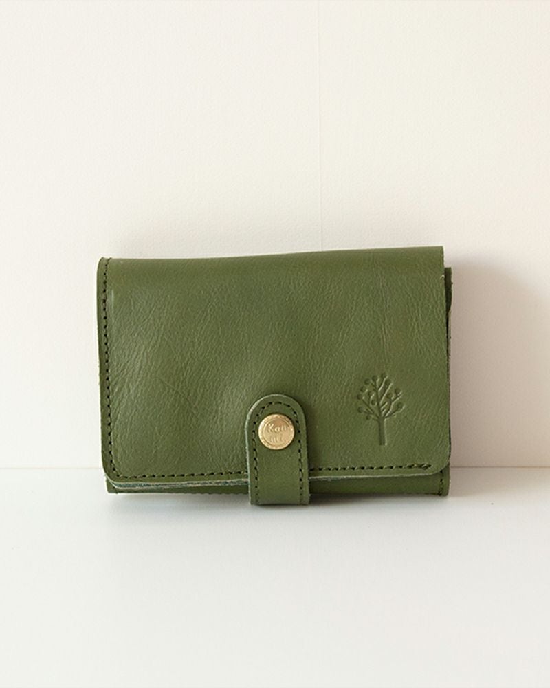 二つ折り財布の色：グリーン