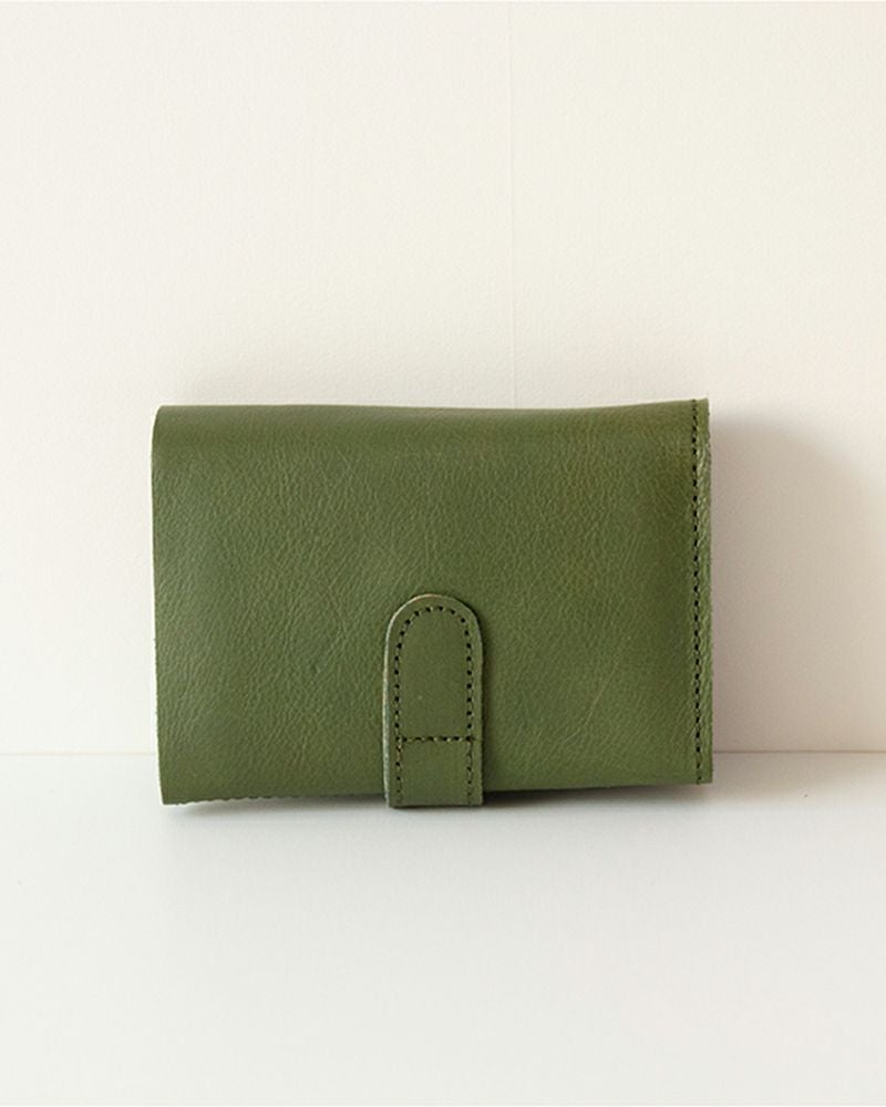 二つ折り財布の色：グリーン