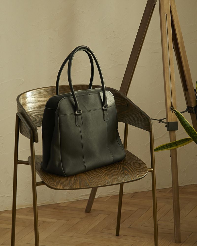 がま口トートの色：クロ