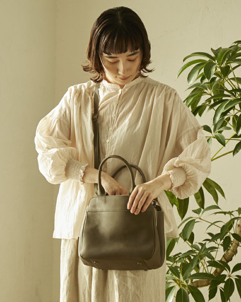 kana　がま口ショルダーバック　革 Kanmi｜一日一日を大事に思える「ボーラー がま口 ショルダーバッグ