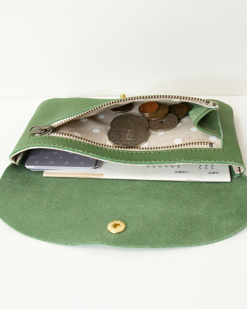 長財布の色：リーフグリーン