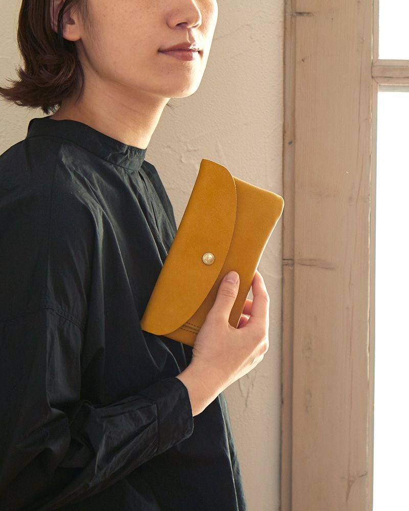 長財布の色：キャラメル