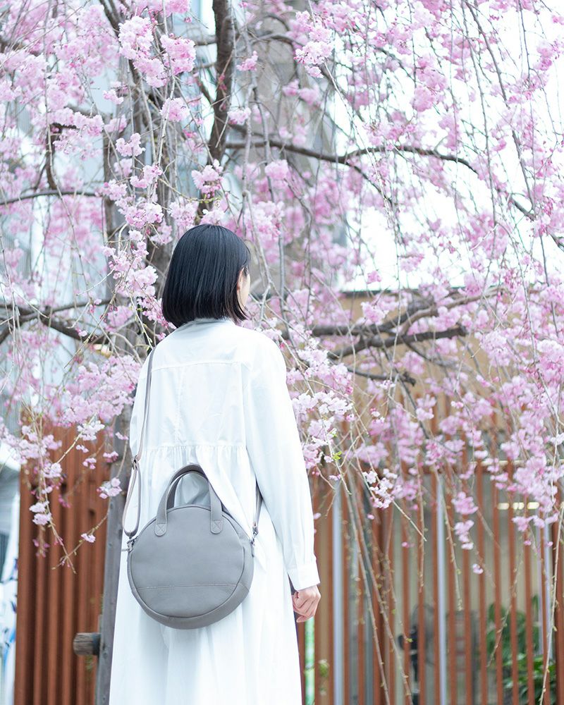 癒しのまんまるフォルム 「マカロン 2WAY バッグ (M)」 | Kanmi