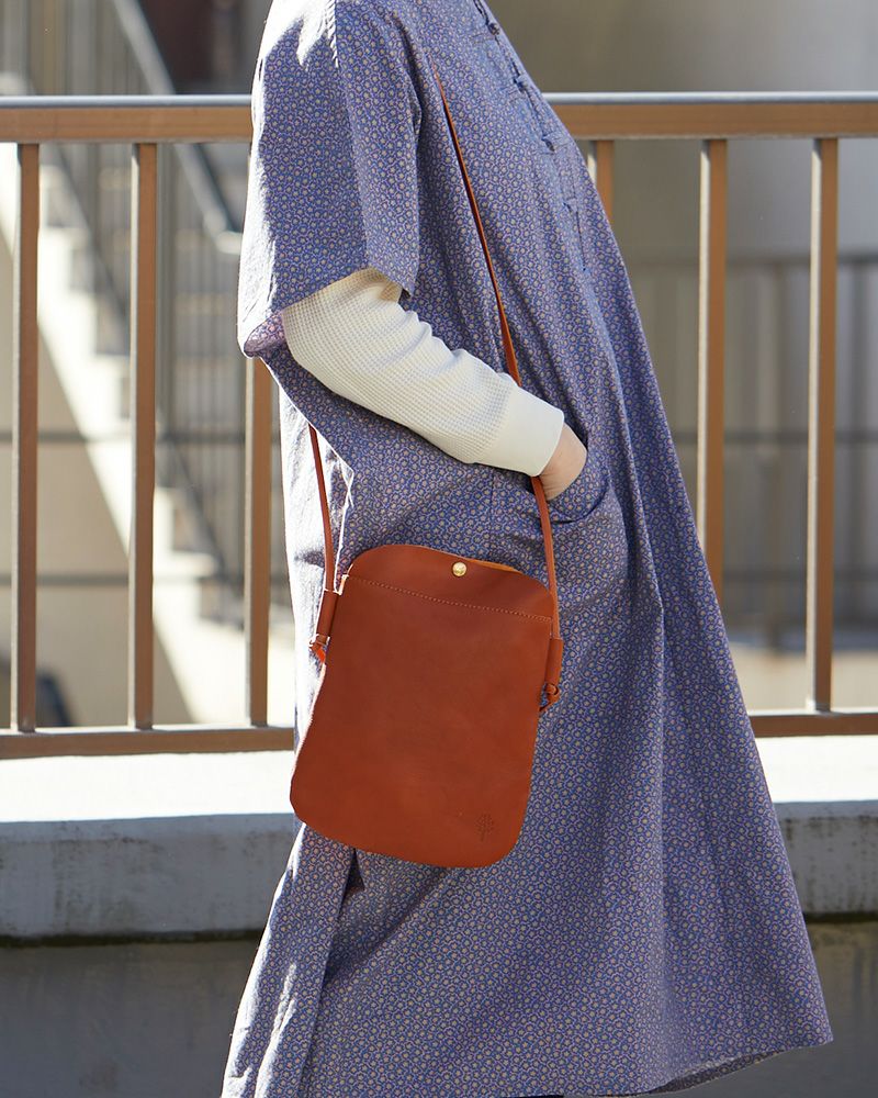 ドロップツリー サコッシュ（M）：レッド