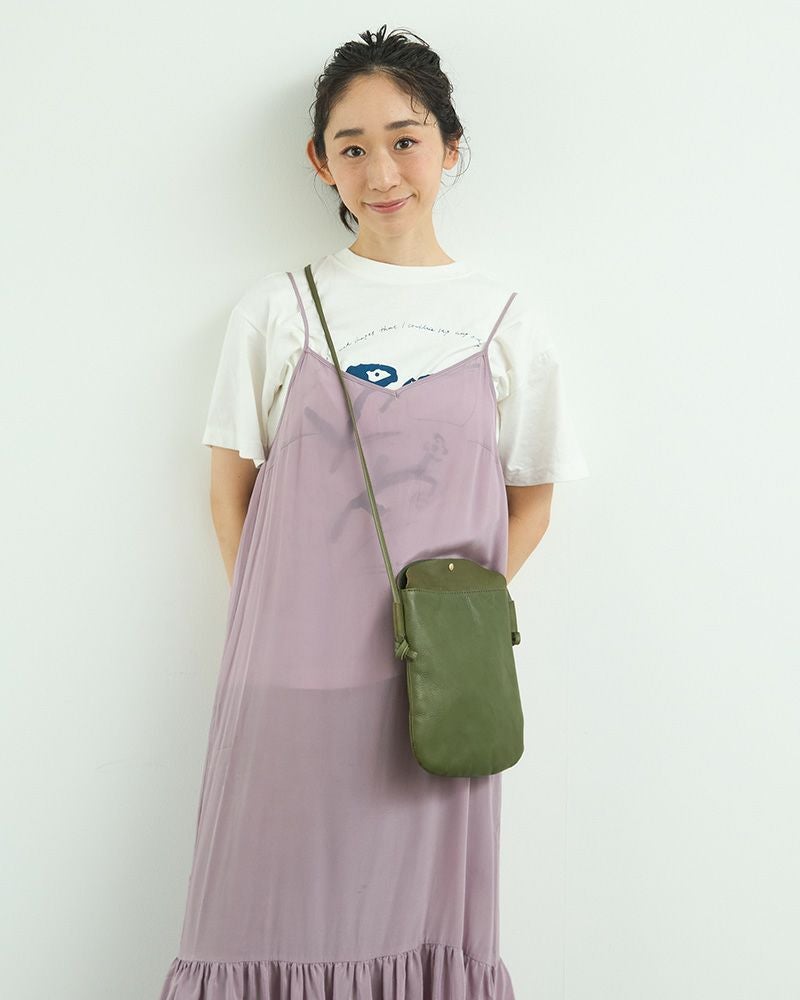 kanmi.牛革サコッシュ 荷物を少なく身軽に「ドロップツリー サコッシュ（M）」 | Kanmi