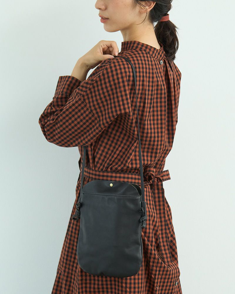 ドロップツリー サコッシュ（M）：クロ