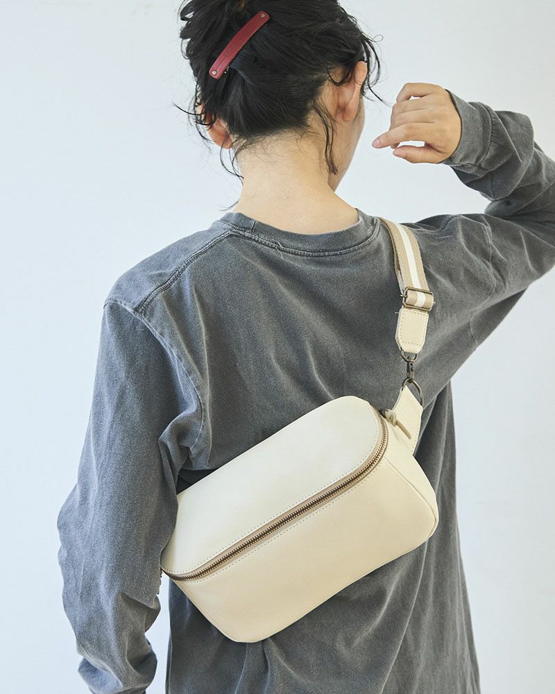 ボディバッグの色：バニラ