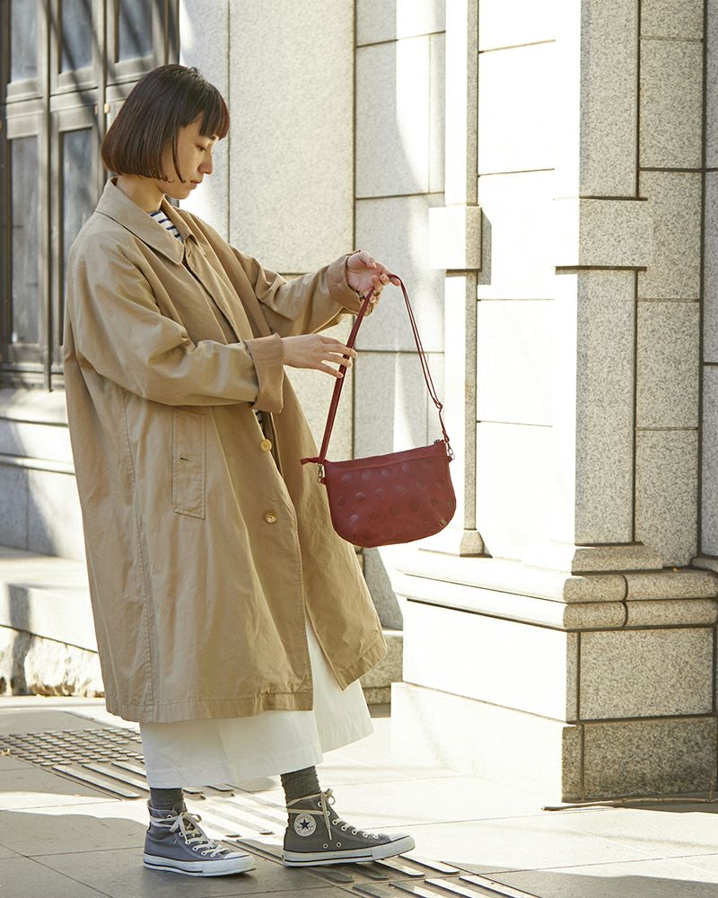 ポシェットの色：チェリーレッド