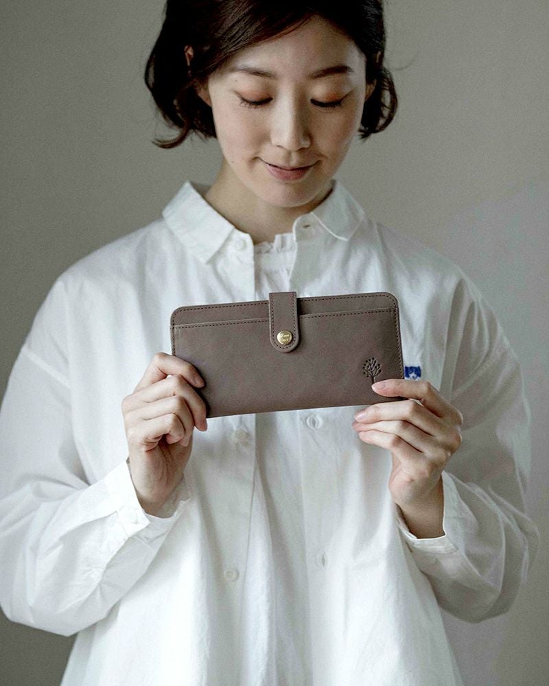 長財布の色：モカグレー