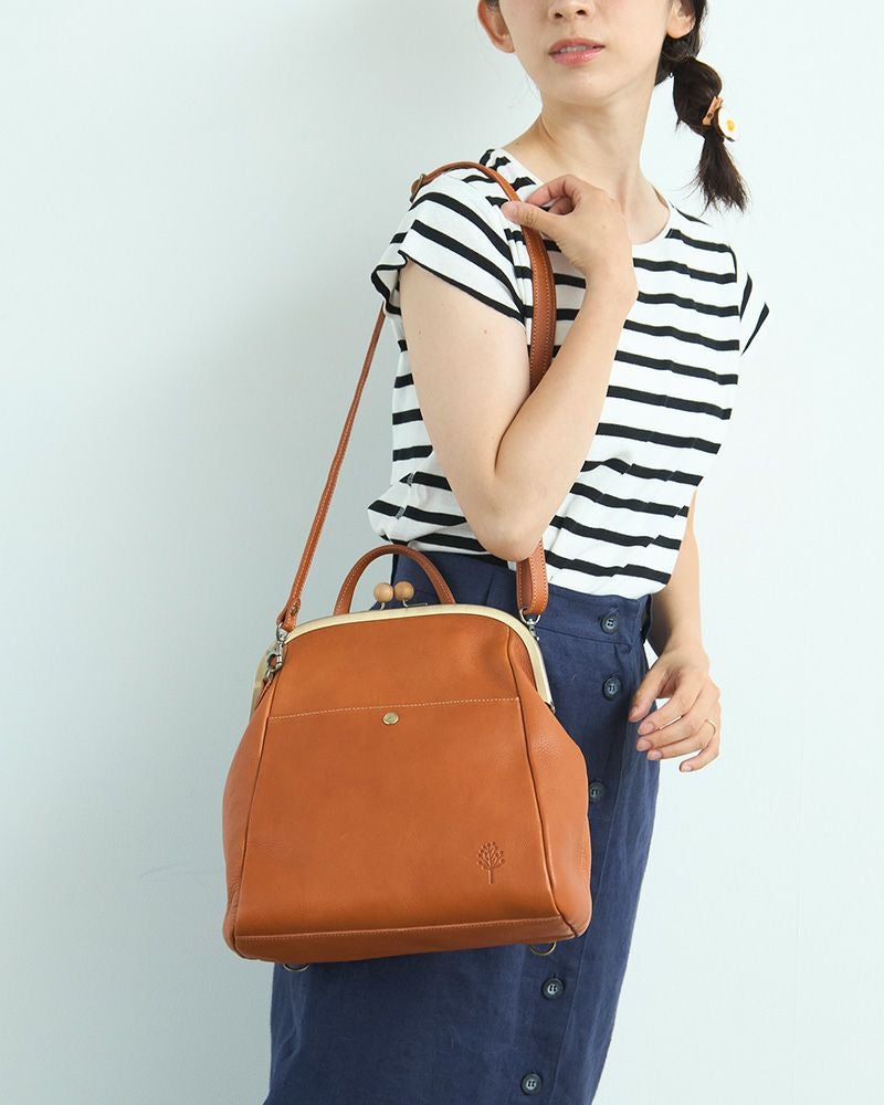 がま口バッグの色：キャメル