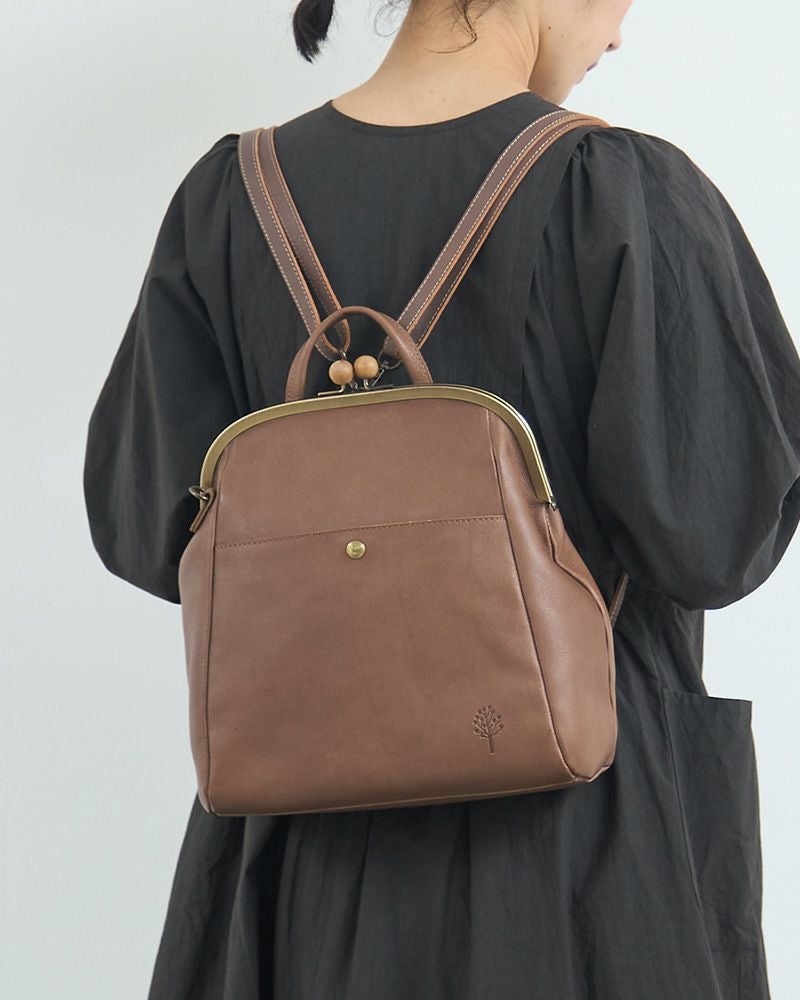 がま口バッグの色：モカグレー