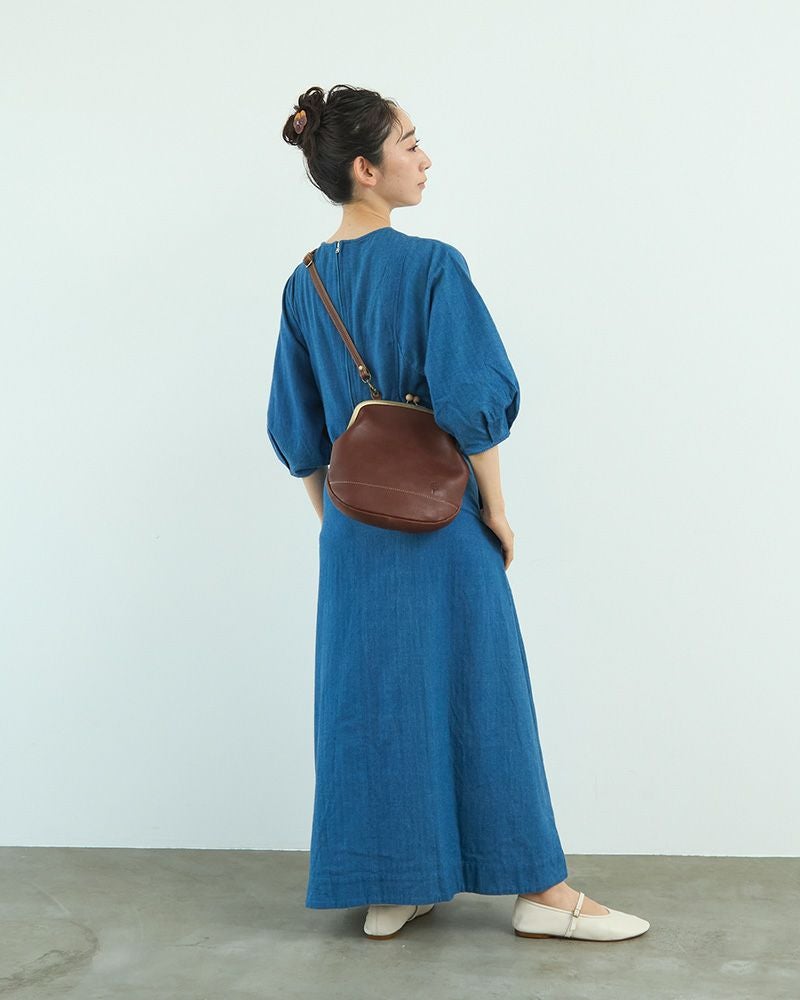 がま口ポシェットの色：ダークブラウン