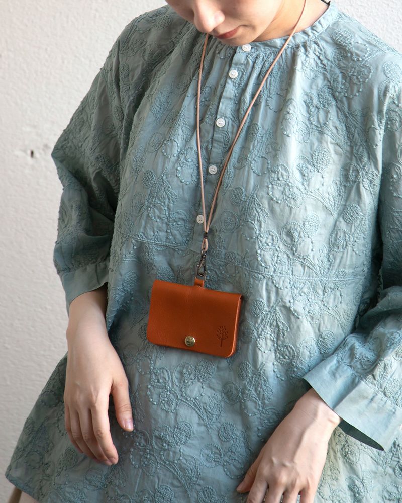 パスケースの色：キャメル