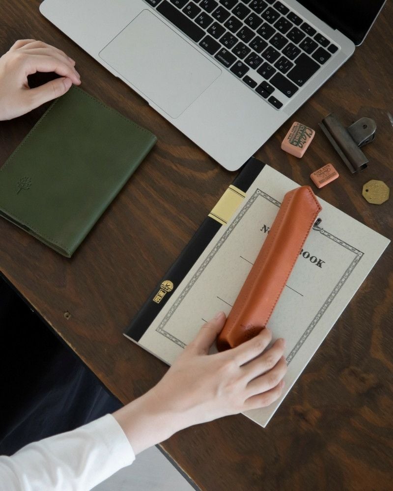 ペンケースの色：キャメル