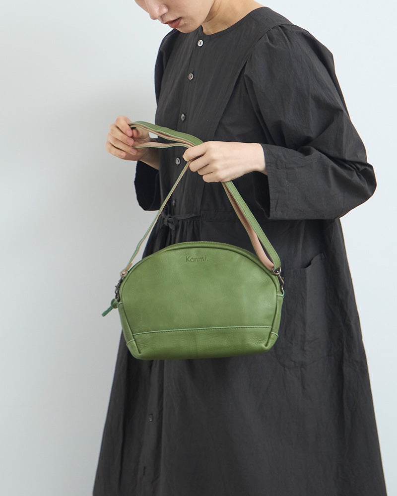 ポシェットの色：リーフグリーン