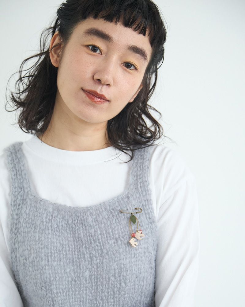 ブローチの色：バニラ