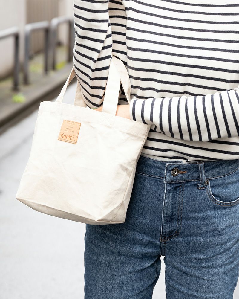 なんだかんだ一番使えるサイズ「Kanmiコットンバッグ（レザータグ