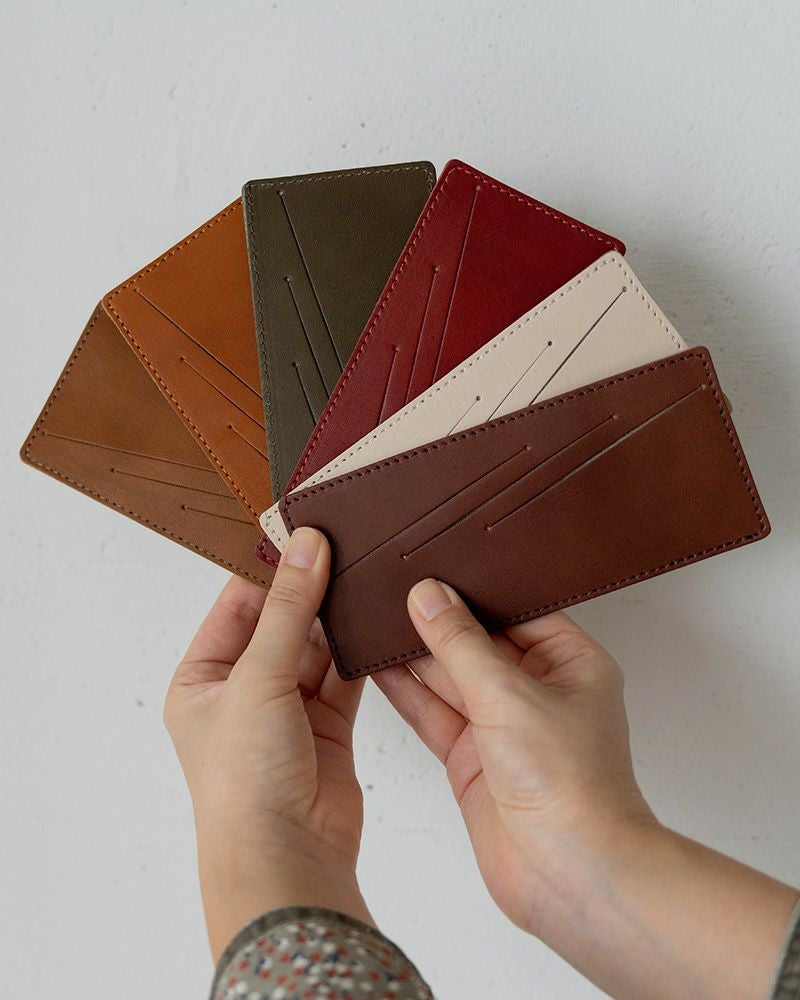 プラスオンアイテムの色：右から　ダークブラウン・バニラ・チェリーレッド・オリーブグリーン・キャラメル・アッシュグレー