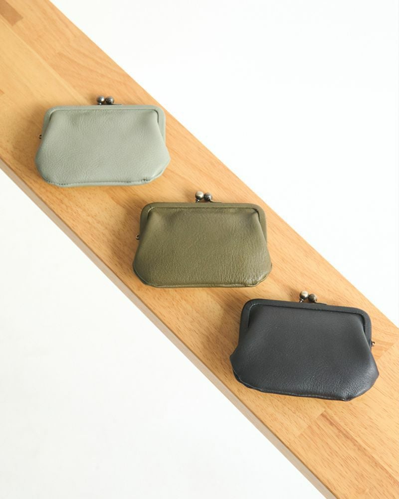 がま口の色：左から　キャットブルー、グリーン、ブラック