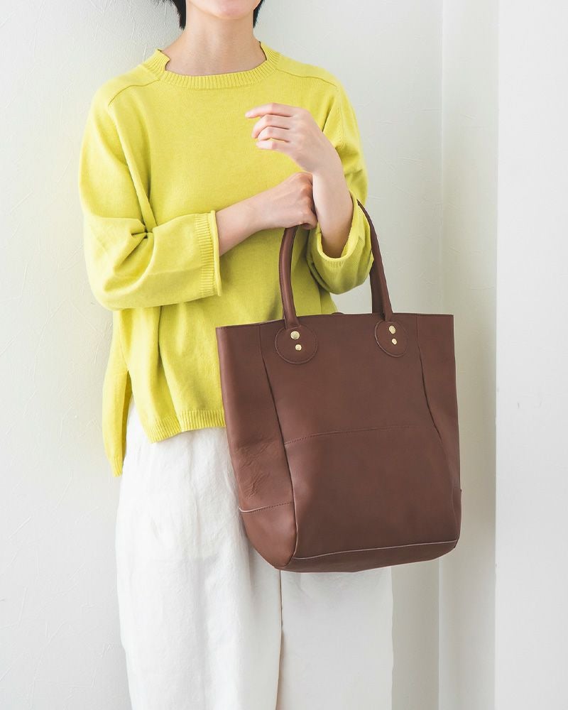 トートバッグの色：ダークブラウン