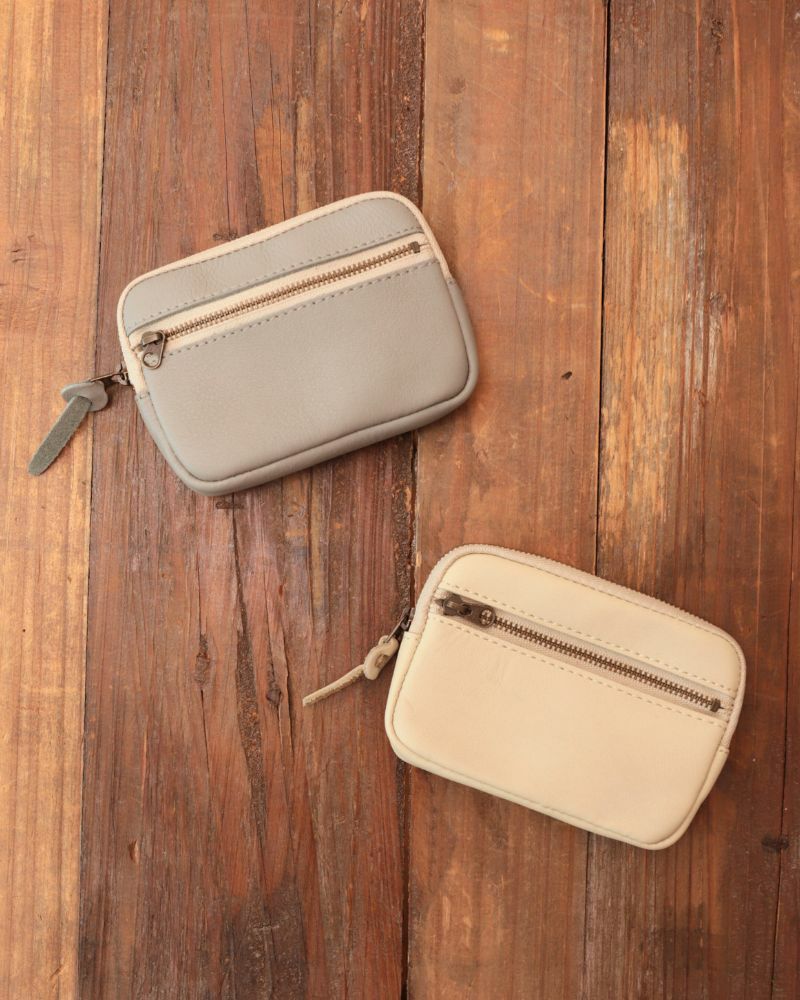 左：グレー　右：バニラ